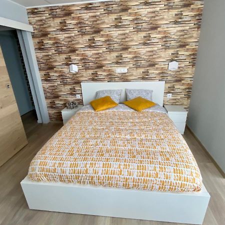Logements Equipes A Onnaing Avec Espace Balneo En Option Proche Toyota, Autoroute Et Valenciennes المظهر الخارجي الصورة