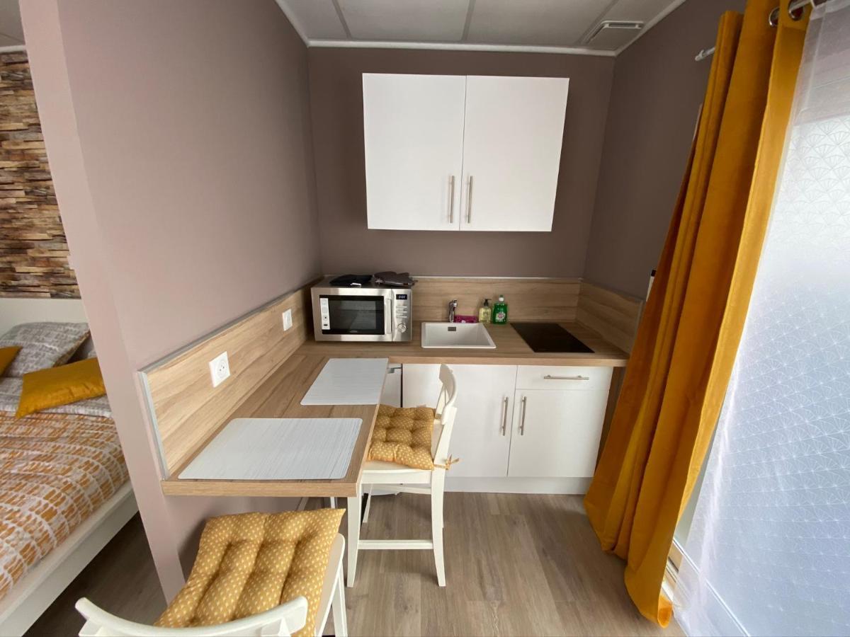 Logements Equipes A Onnaing Avec Espace Balneo En Option Proche Toyota, Autoroute Et Valenciennes المظهر الخارجي الصورة